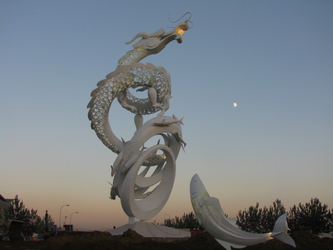 河(hé)南(nán)不(bù)鏽鋼雕塑作(zuò)用(yòng)适合哪種環境中應用(yòng)(圖1)